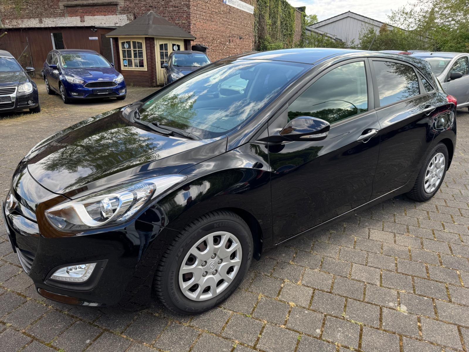 Hyundai i30 1.4 Classic TOP/TÜV 11/2027/NAVI/KLIMA/PDC/+