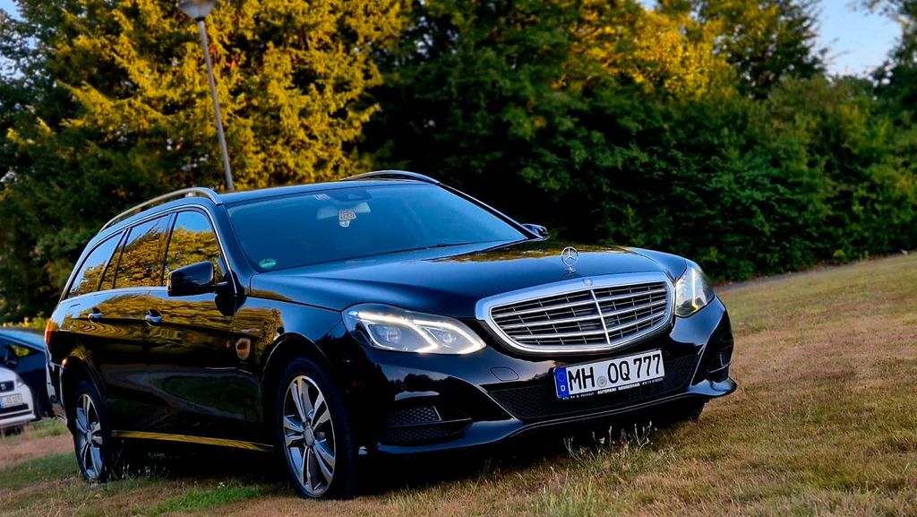 Image of Mercedes-Benz E 200
