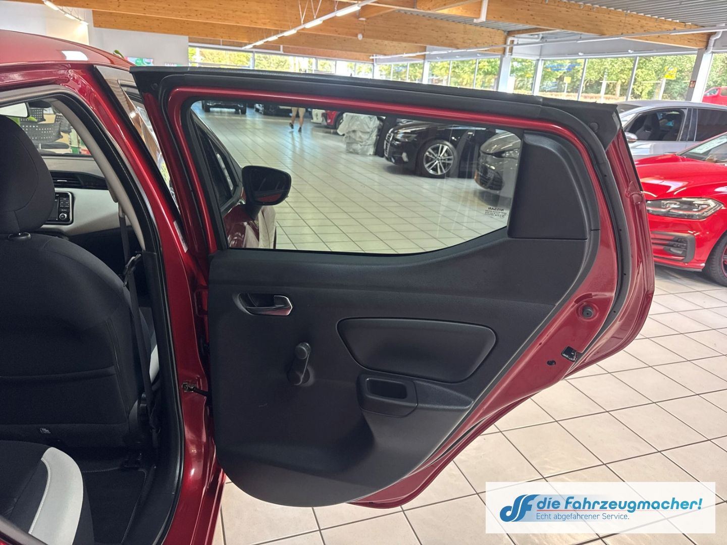Fahrzeugabbildung Nissan Micra N-Connecta Navi DAB Ambientebeleuchtung SH