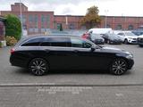 Mercedes-Benz E 300 de T 4Matic Avantgarde Business Distronic - Hybrid (Diesel/Elektro): Schwarz, Luftfederung