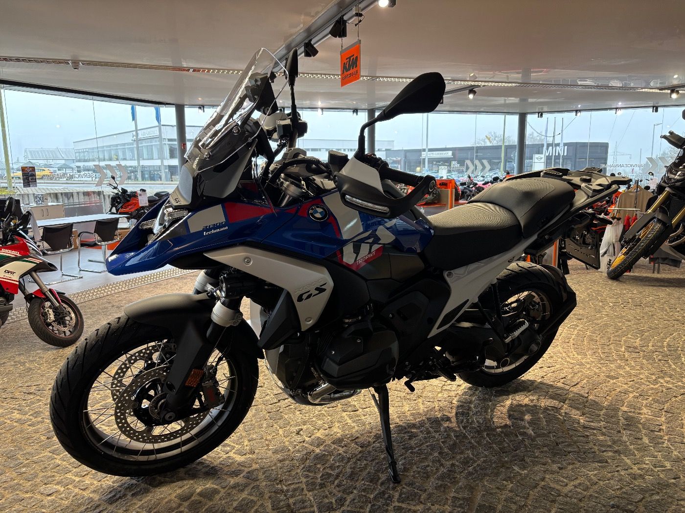 Fahrzeugabbildung BMW R 1300 GS Trophy 3 Pakete ACC