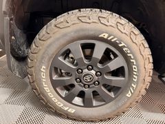 Toyota Land Cruiser 2,8 D-4D 151 kW AWD AHK – Bild 11