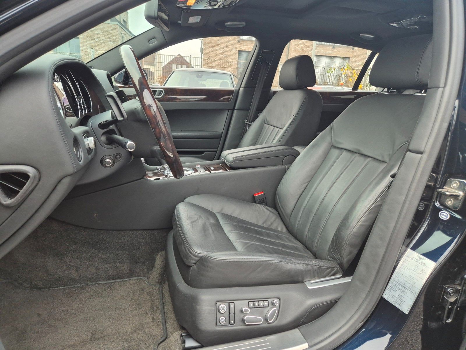 Fahrzeugabbildung Bentley Continental Flying Spur/Ausnahmezustand/Orig. km