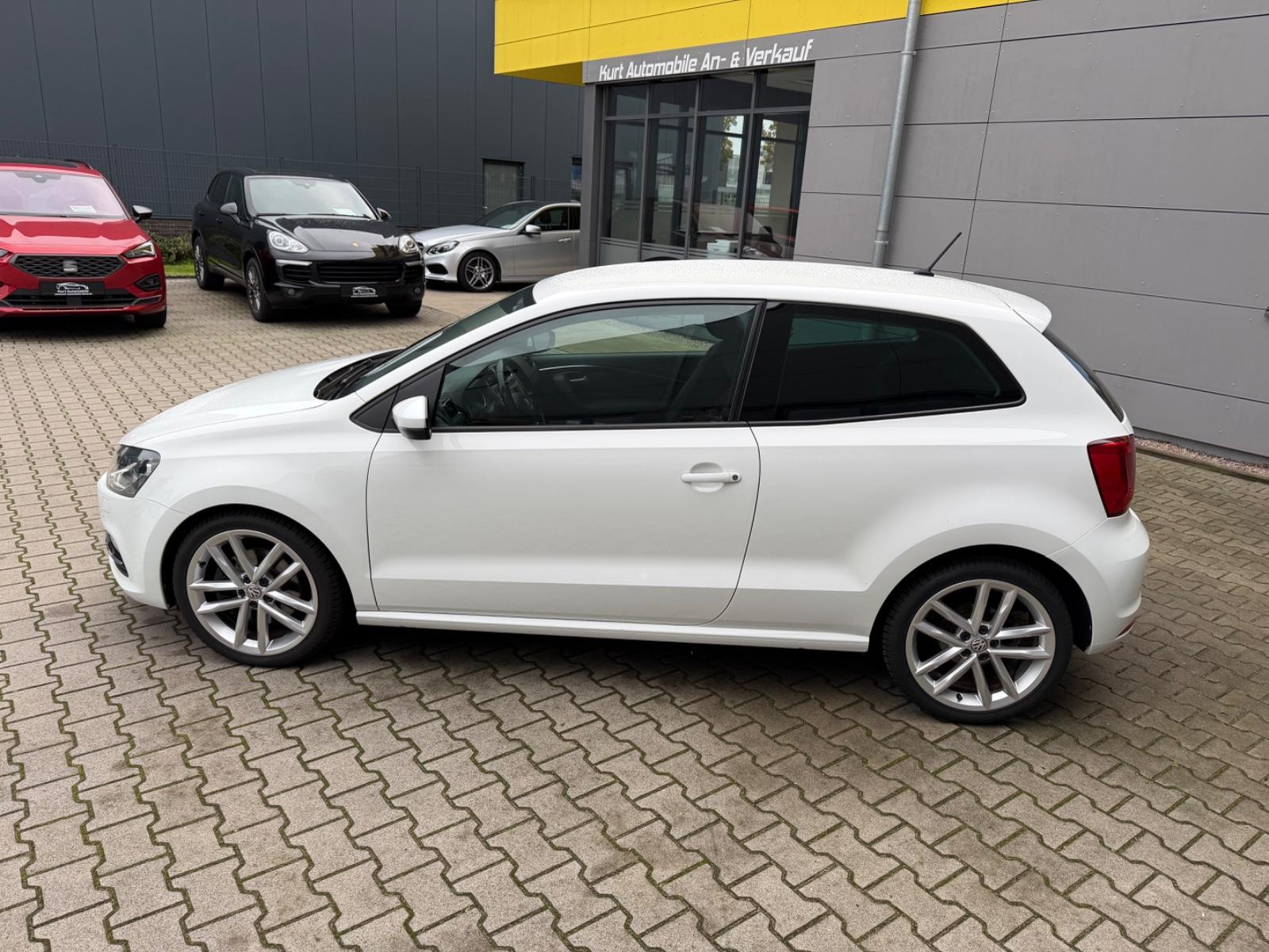 Volkswagen Polo V Highline AUTOMATIK/NAVI/LEDER/SHZ/KLIMAA