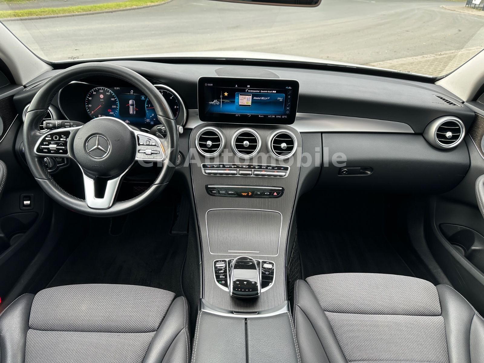Fahrzeugabbildung Mercedes-Benz C300d T 4Matic Avantgarde/Burmeste/Navi/LED/360°