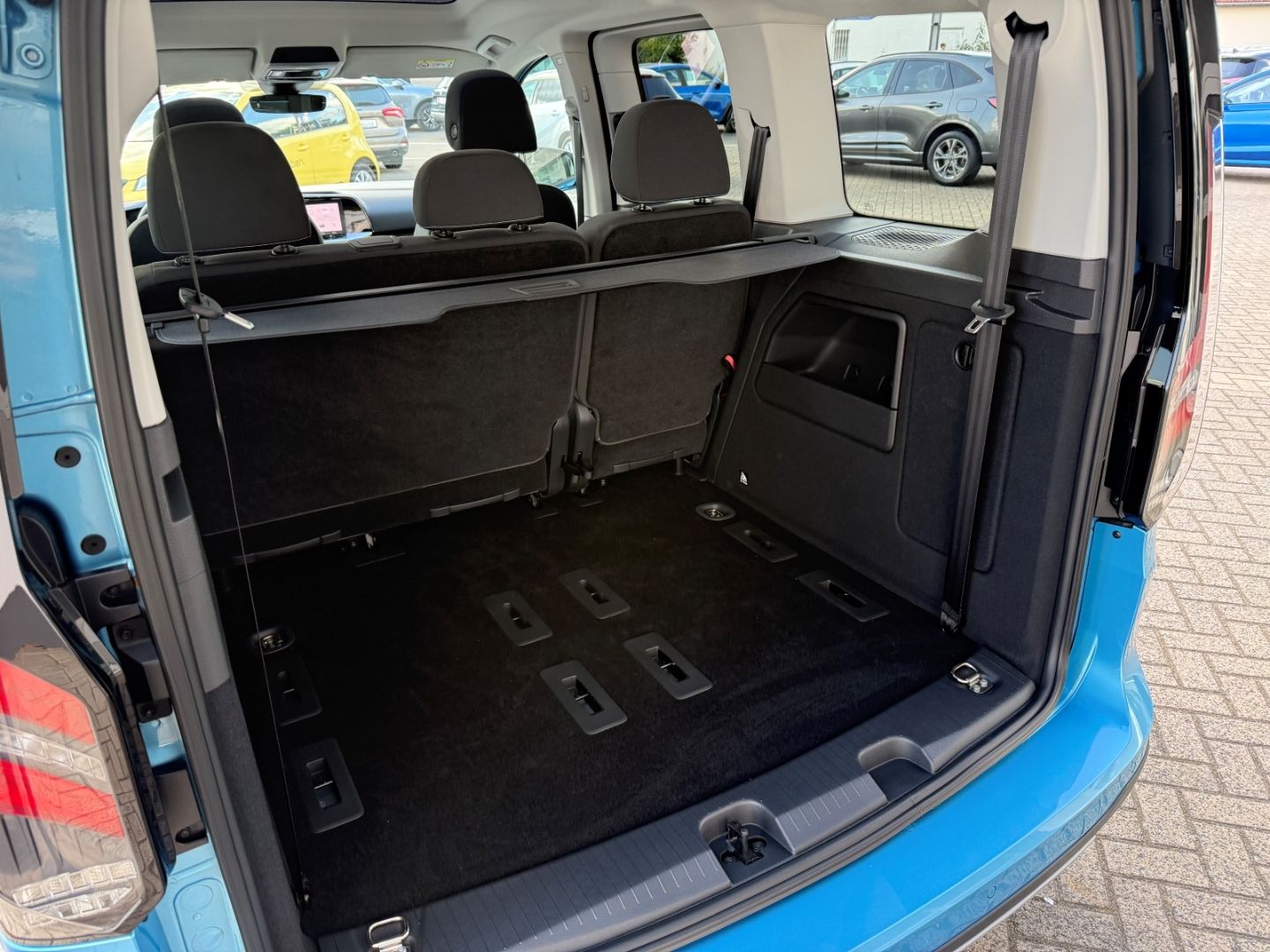 FORD Tourneo Connect 2.0 EcoBlue EU6d Active 7-Sitzer - Image 27