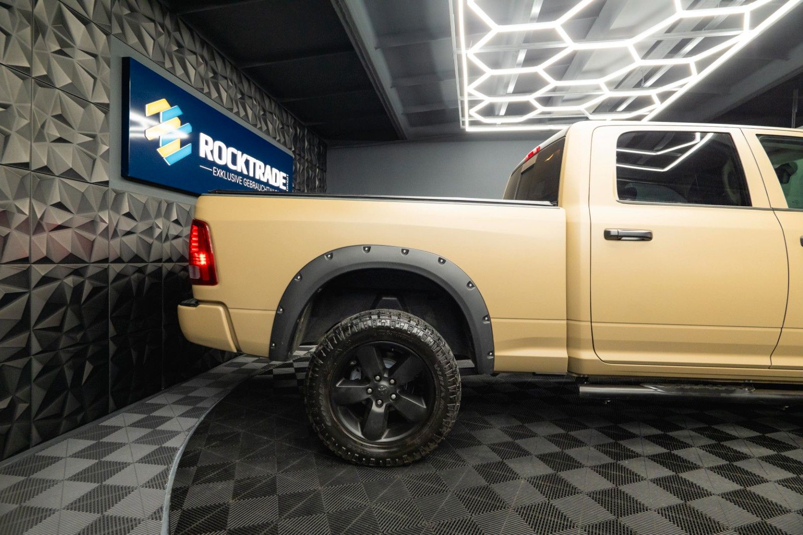 Fahrzeugabbildung Dodge RAM 5.7 V8 HEMI 4x4 OFFROAD RAPTOR LONGBED 19%