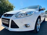 Ford Focus Lim.  1,6l Titanium*Navi*Sitzheizung*PDC* - Ford Focus aus 2012: Titanium