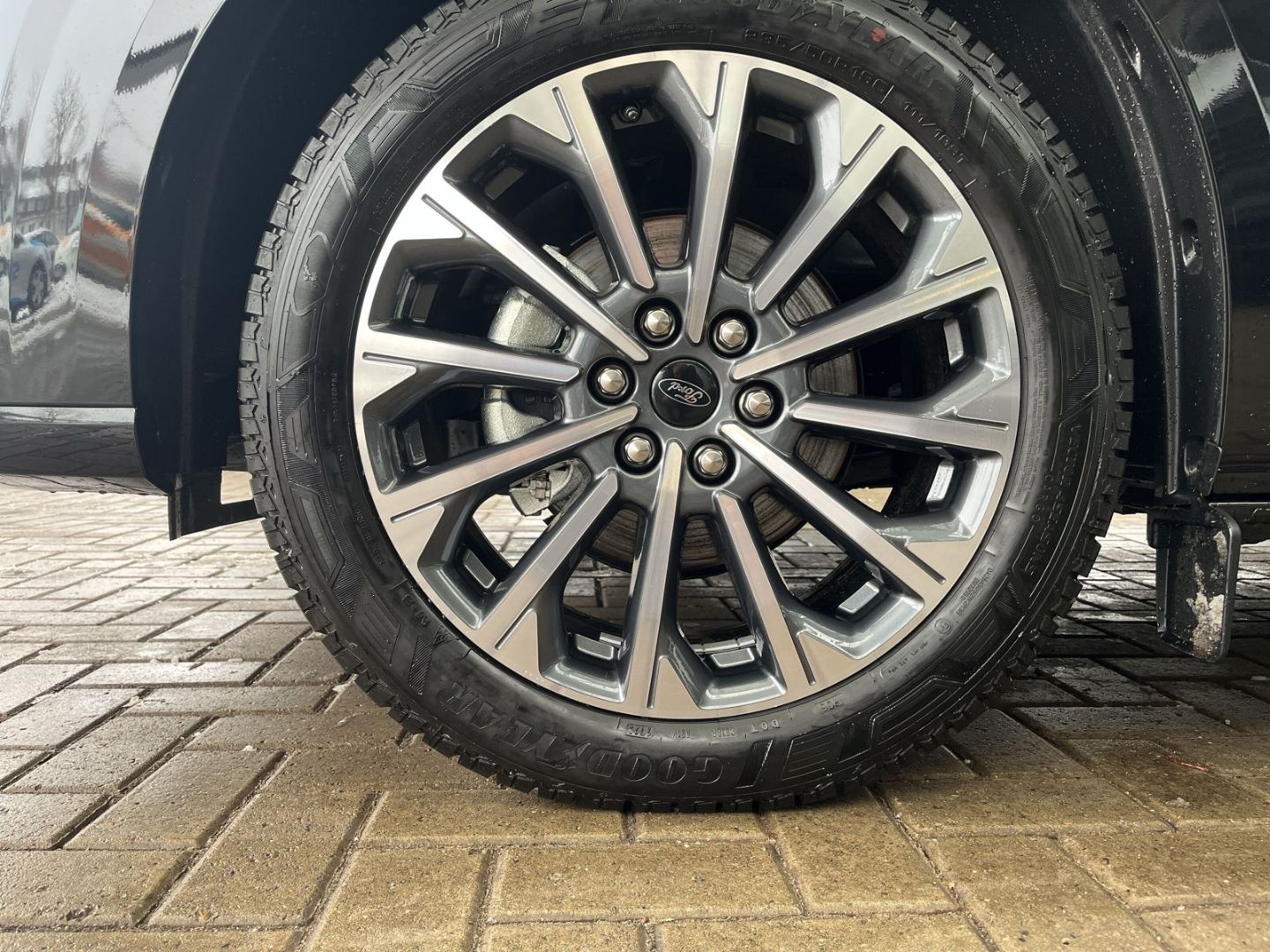 Fahrzeugabbildung Ford Tourneo Custom L1 Titanium mit AHK, 360Kamera un