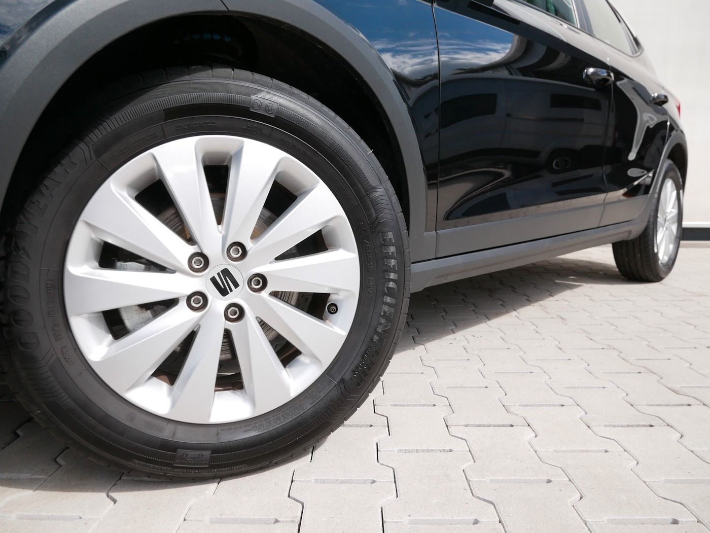 Fahrzeugabbildung SEAT Arona 1.0 Style ACC NAVI PDC LED Klimaautomatik