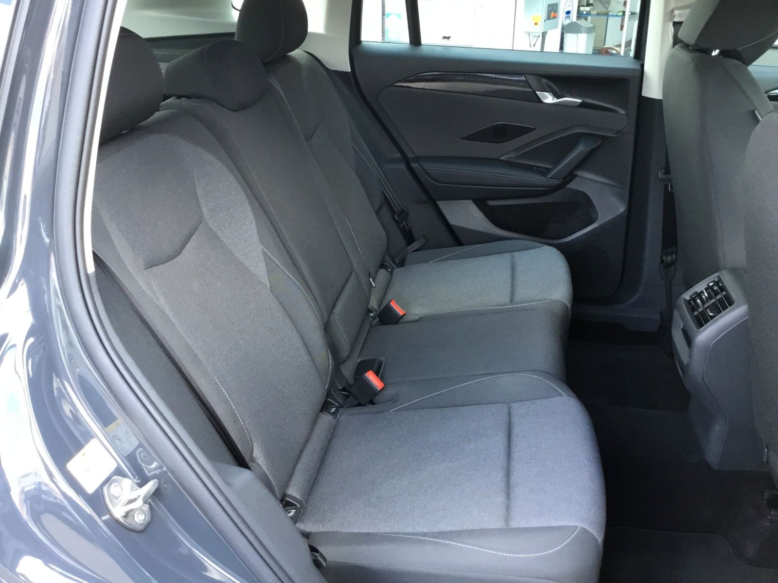 Fahrzeugabbildung Volkswagen Tiguan 1.5 eTSI DSG+AHK+LED+Kamera+Sitzheizung