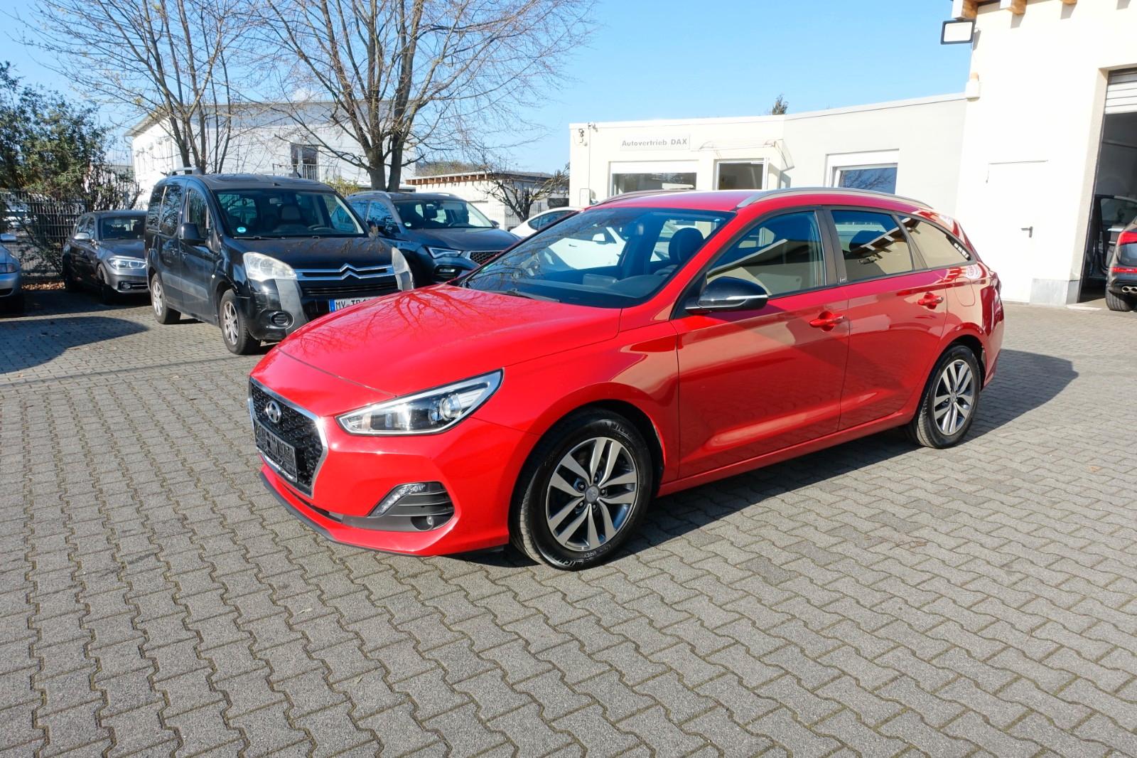 Hyundai i30 1.6 CRDi cw Passion*Kamera*Tempo.*