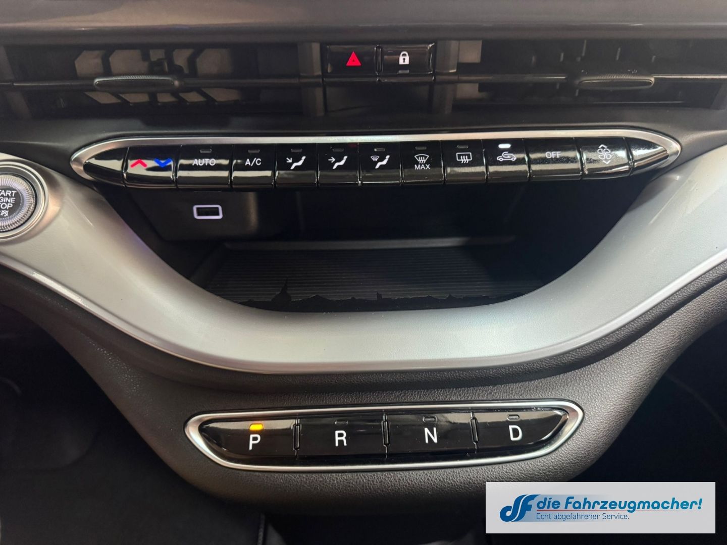 Fahrzeugabbildung Fiat 500 e Icon Navi Digitales Cockpit Memory Sitze A