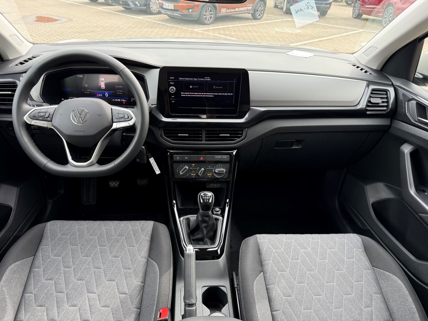 Fahrzeugabbildung Volkswagen T-Cross 1.0 TSI 70 kW Life Digitales Cockpit LED