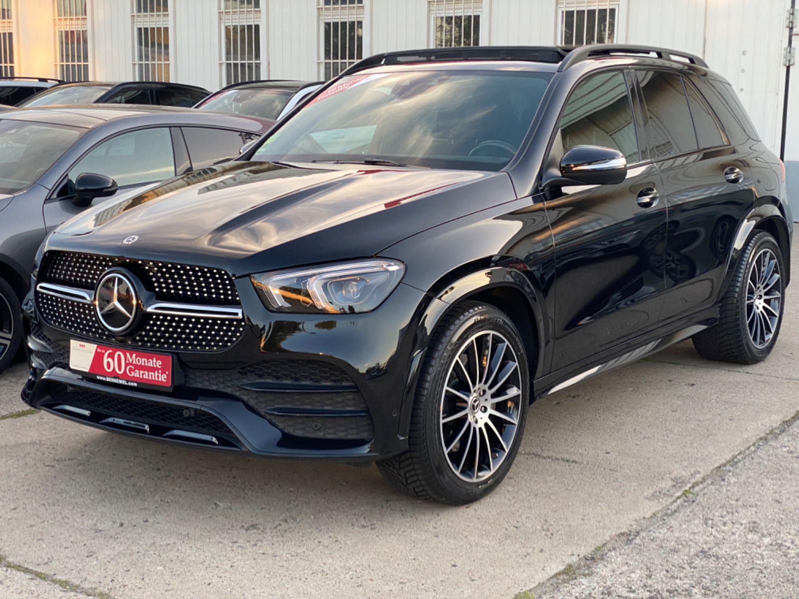 MERCEDES-BENZ GLE350de AMG 4M_Panorama_Distronic_360°Burmester