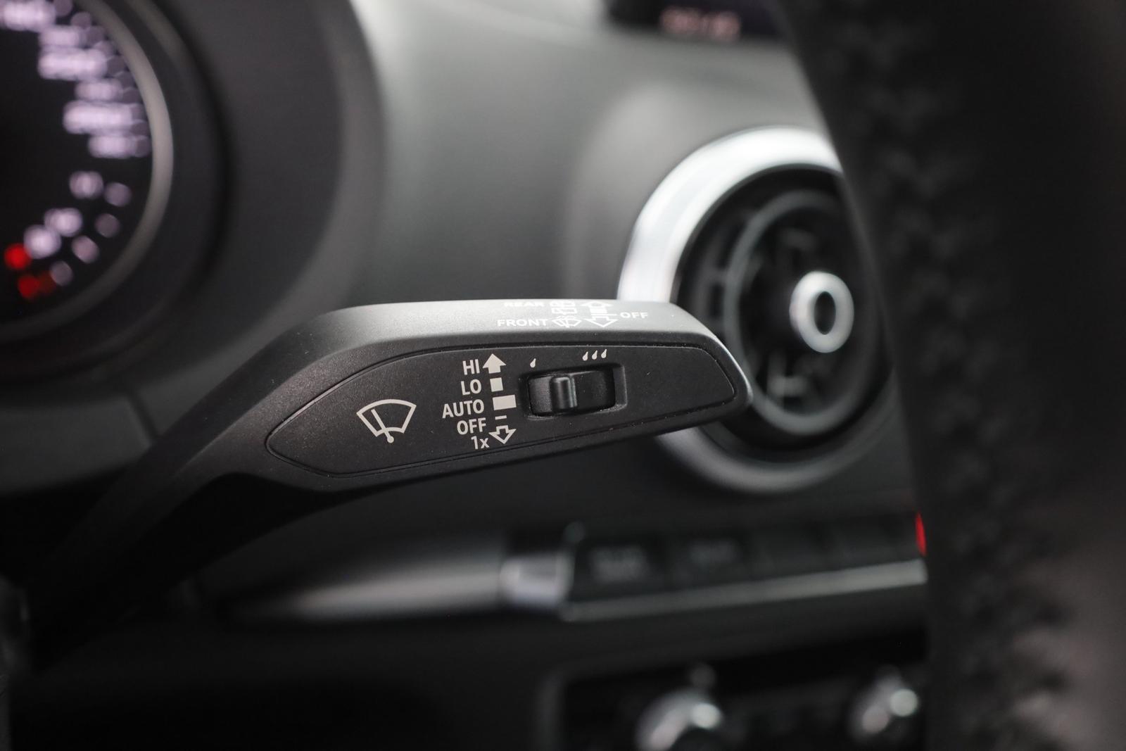 Audi A3 Sportback 35 TFSI S-tronic Bi-Xenon Navi ACC