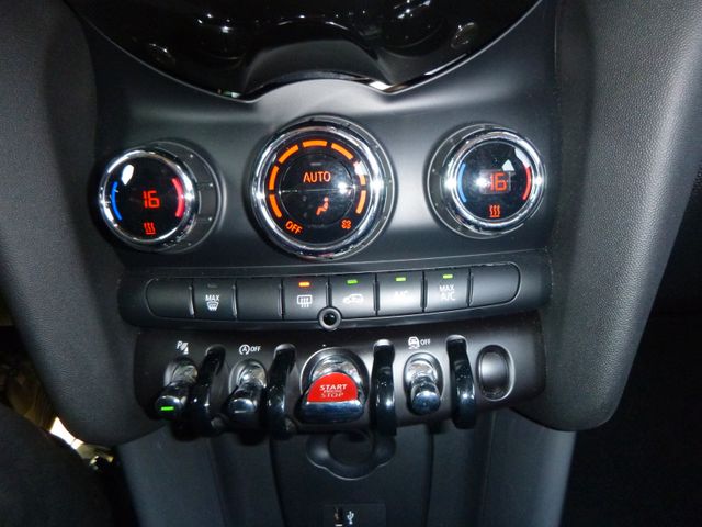 Fahrzeugabbildung MINI Cooper 1,5 >5-türig/NAV/PDC/40.850KM<