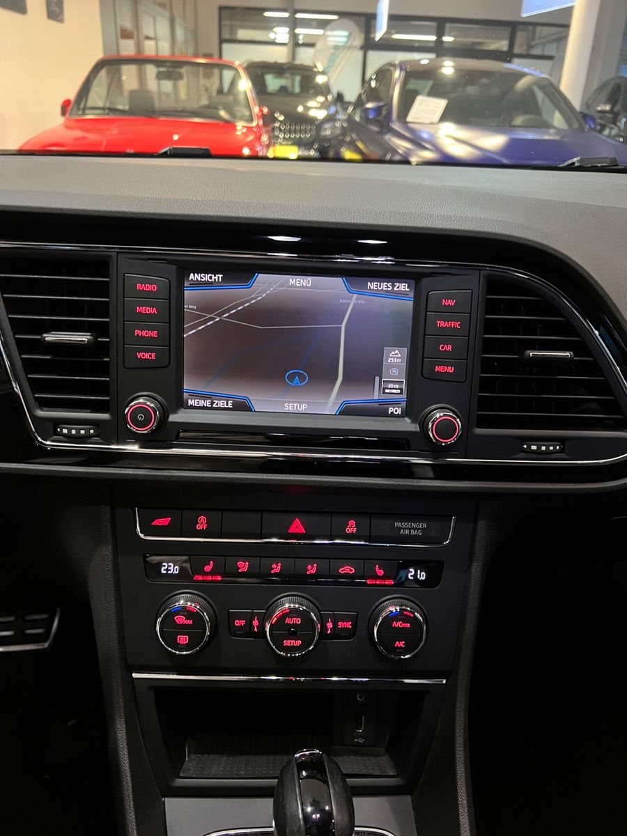Fahrzeugabbildung SEAT Leon Cupra 290 DSG *ORANGE LINE * SCHALENSITZE *