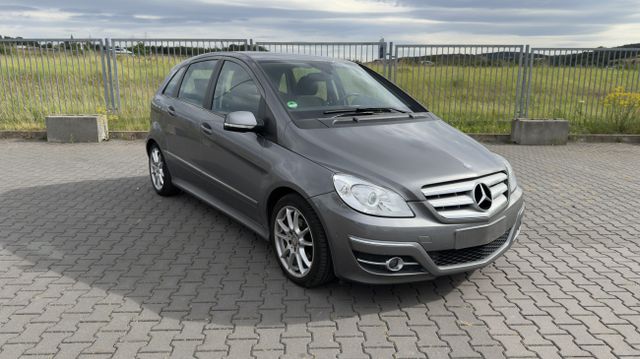Mercedes-Benz B 180 CDI Klimaanlage/Telefon/Radio/AHK/PDC/SHZ/