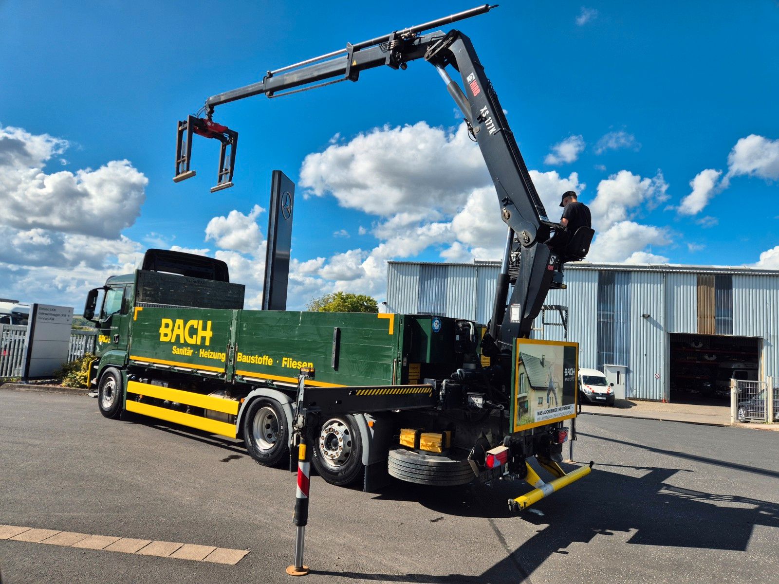 Fahrzeugabbildung MAN TGS 26.420 6x2-4 LL Hiab 177K PRO 2 Stück