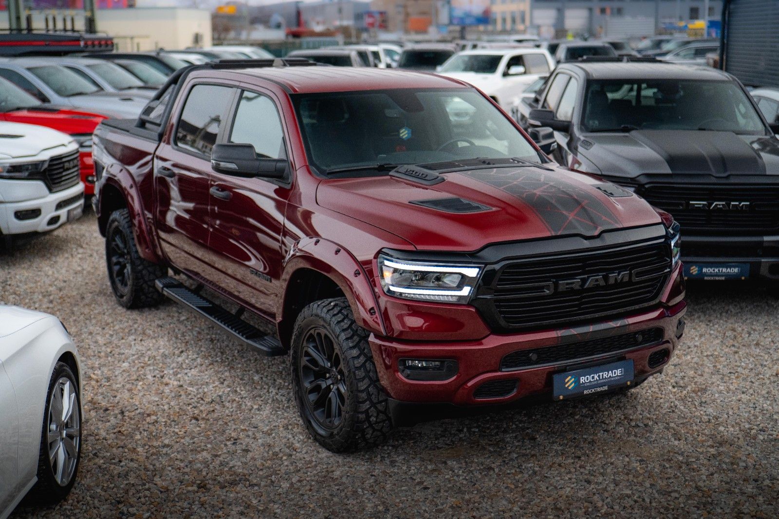 Fahrzeugabbildung Dodge RAM 5.7 V8 HEMI 4x4 OFFROAD NIGHT-Edition LED
