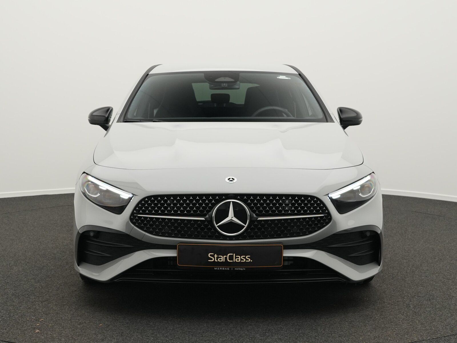 Mercedes-Benz A 200 d AMG-Line Multi+Kamera+Night+19" imagem 2
