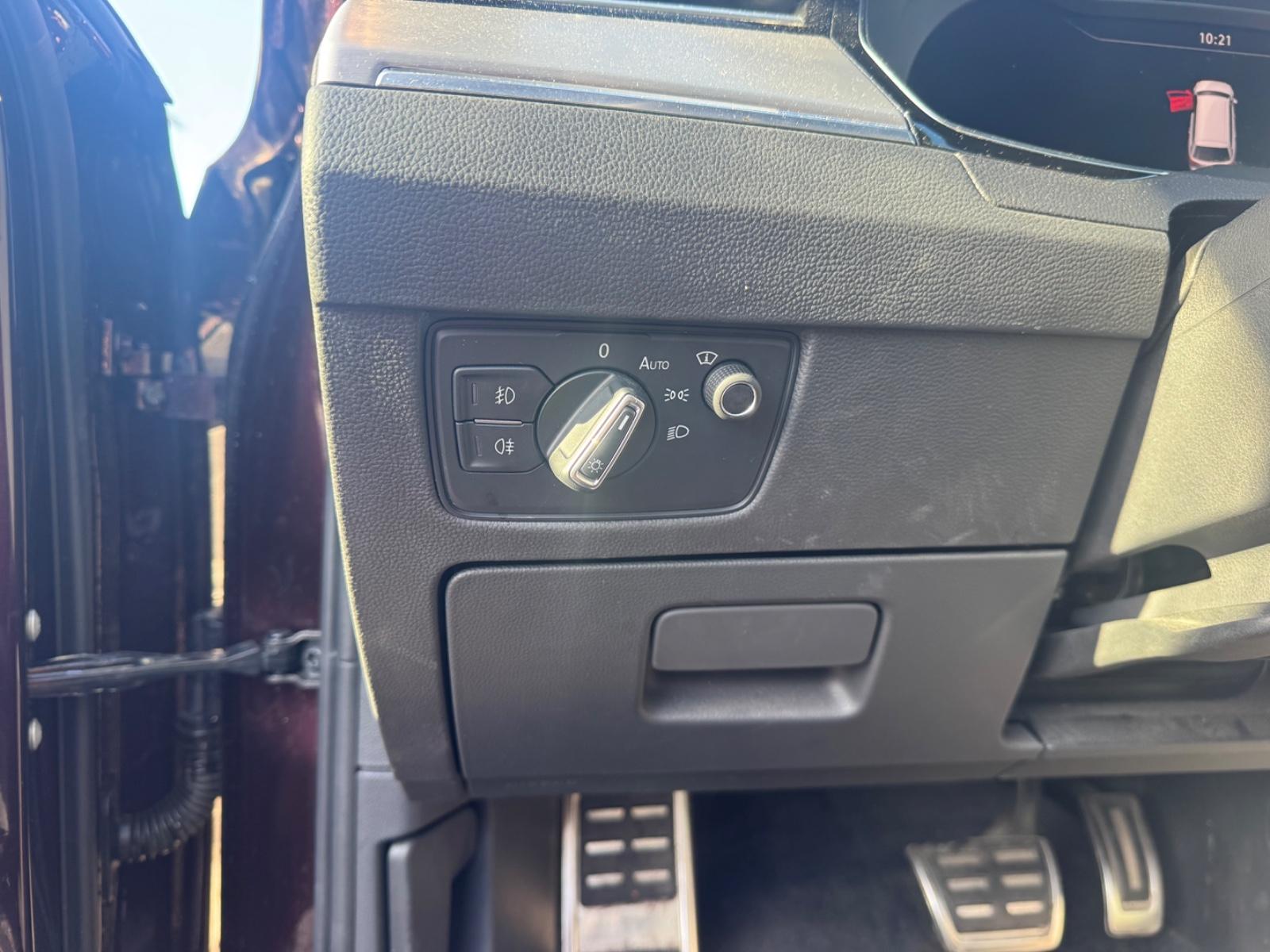 Volkswagen AUT/360°KAMERA/PANO/LEDER/LHZ/HUD/SHZ-V-H/KEYLES
