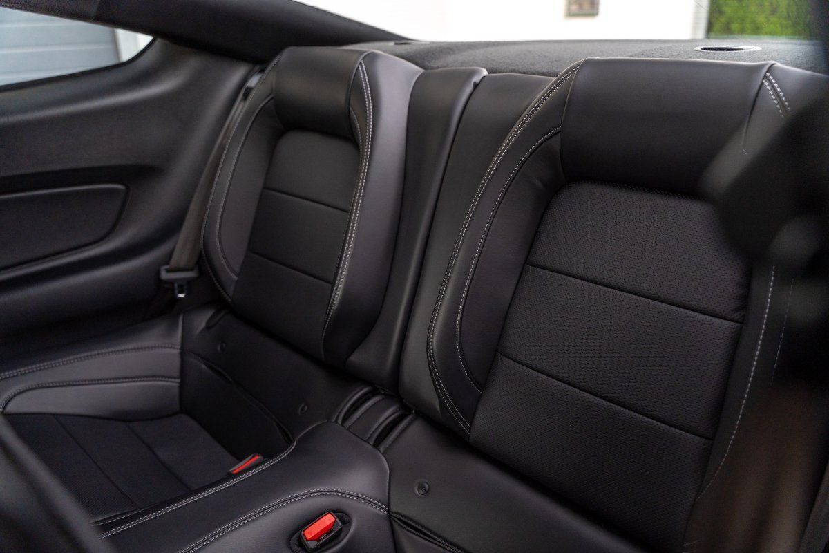 Ford Mustang (Mach1 5.0 V8 Styling-Paket/1.Hand)