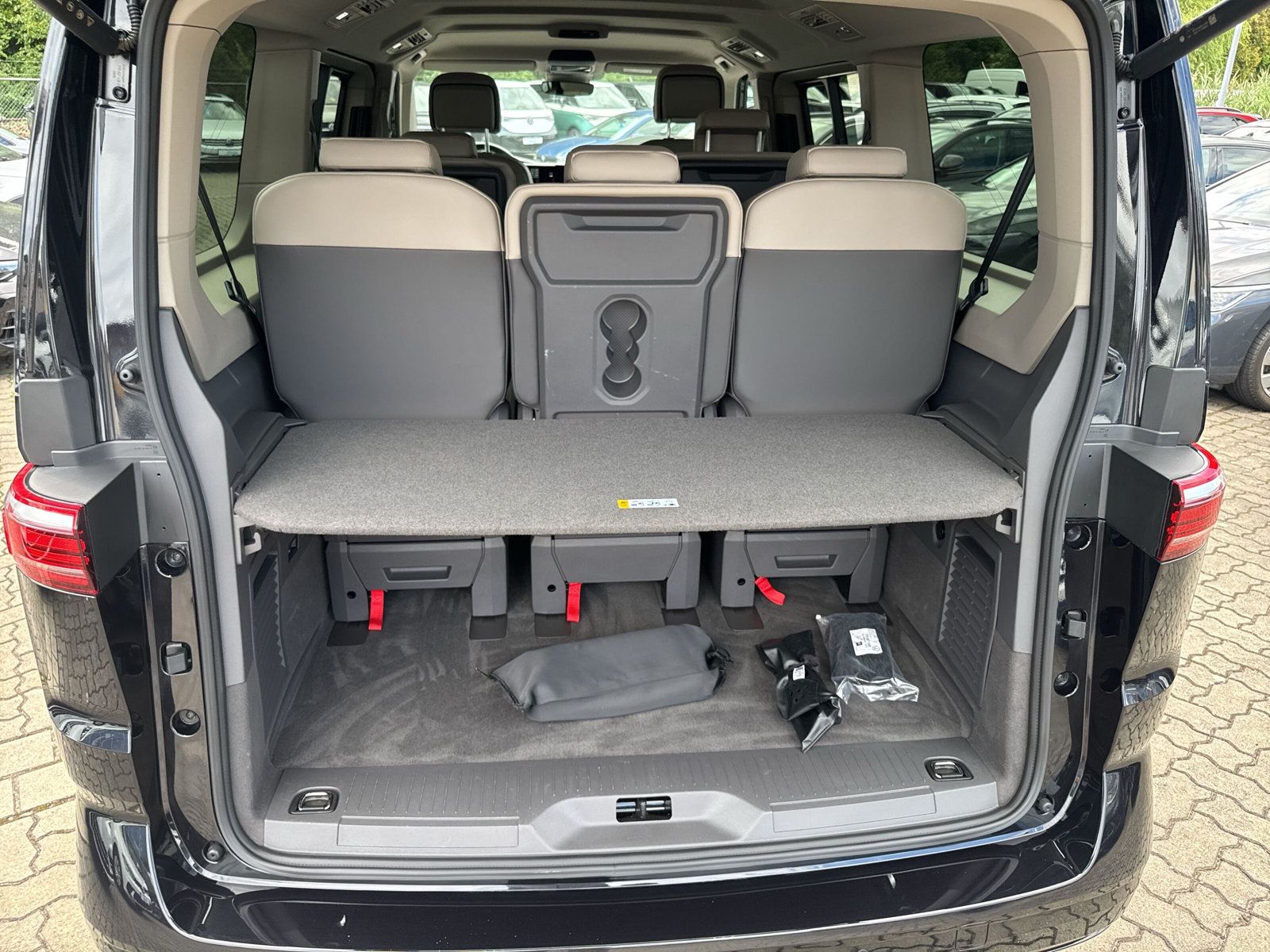 T7 Multivan Life lang TDi DSG 7S Navi Standh. AZ