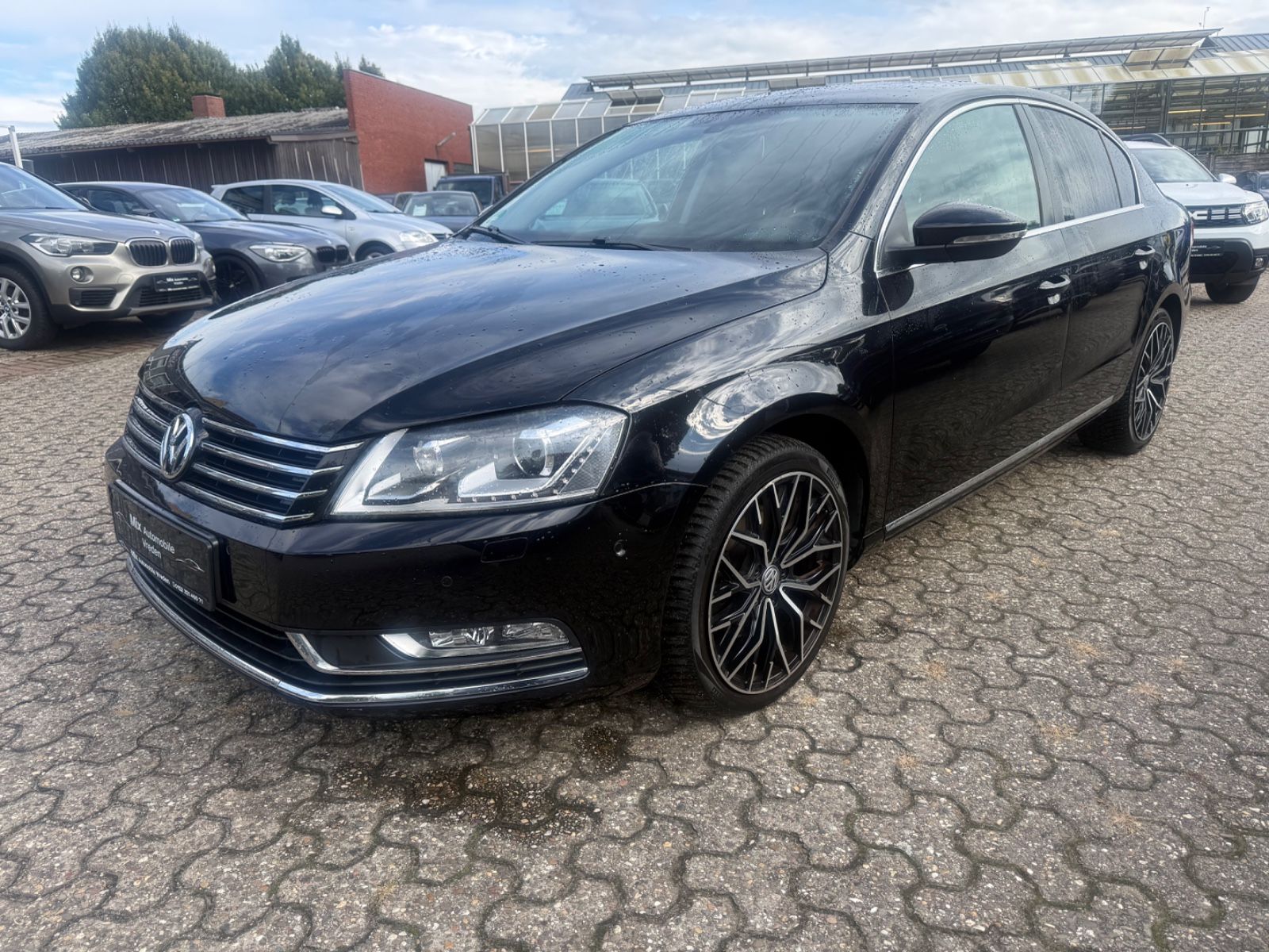 Volkswagen Passat - 1