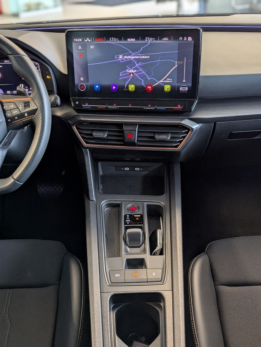Fahrzeugabbildung CUPRA Leon 1.5eTSI DSG Matrix Cam Vision+ Full Link