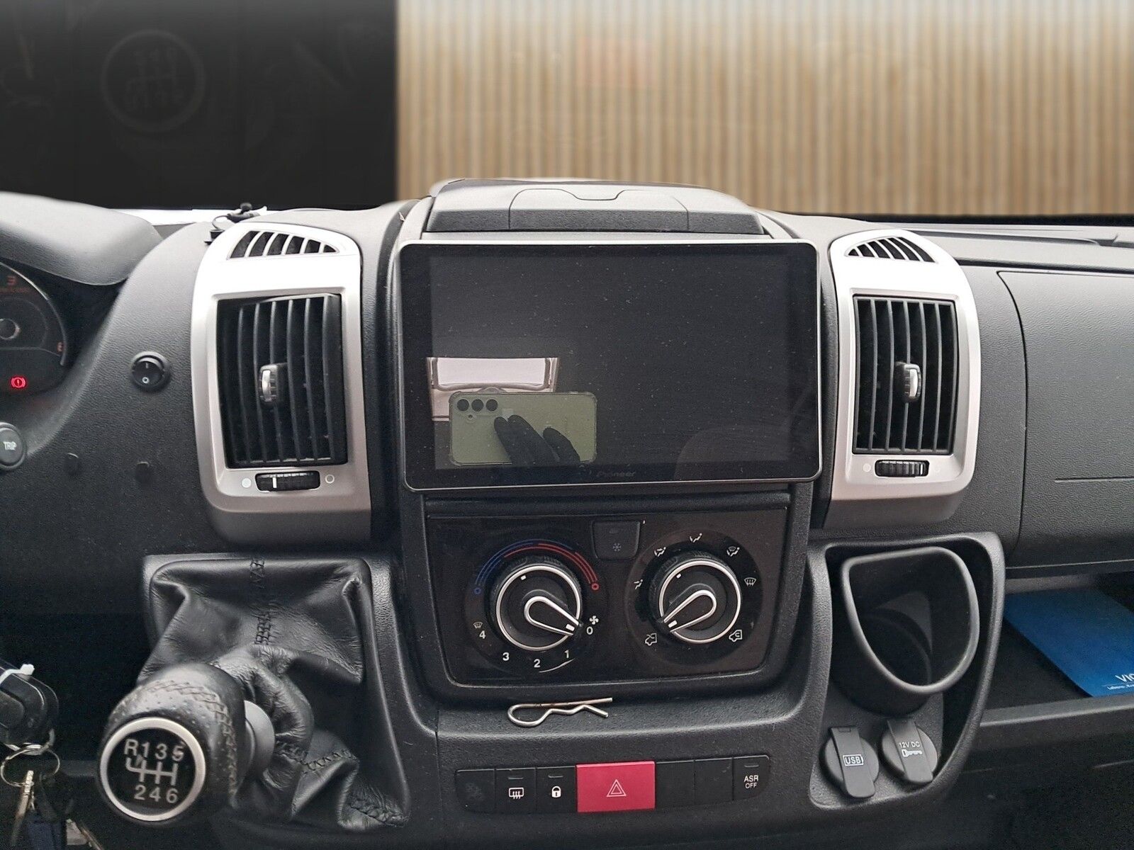 Fahrzeugabbildung Carado T 449 Markise,Sat,Solar,TV,AHK,Allwetterreifen