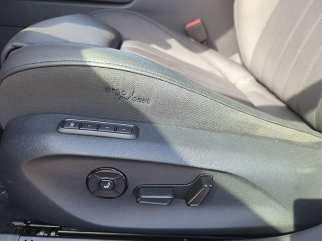 Fahrzeugabbildung SKODA Superb Combi 2.0 TDI DSG Laurin & Klement AHK ST