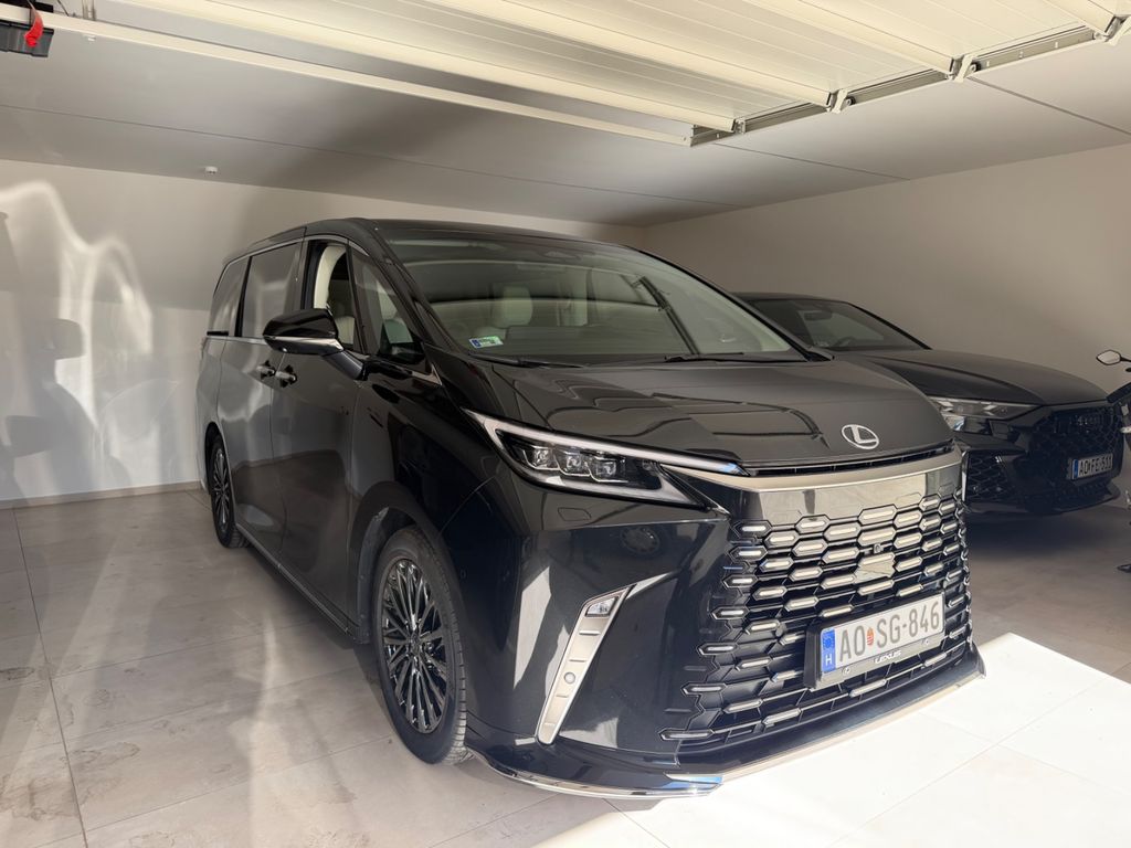 Image of Lexus LM