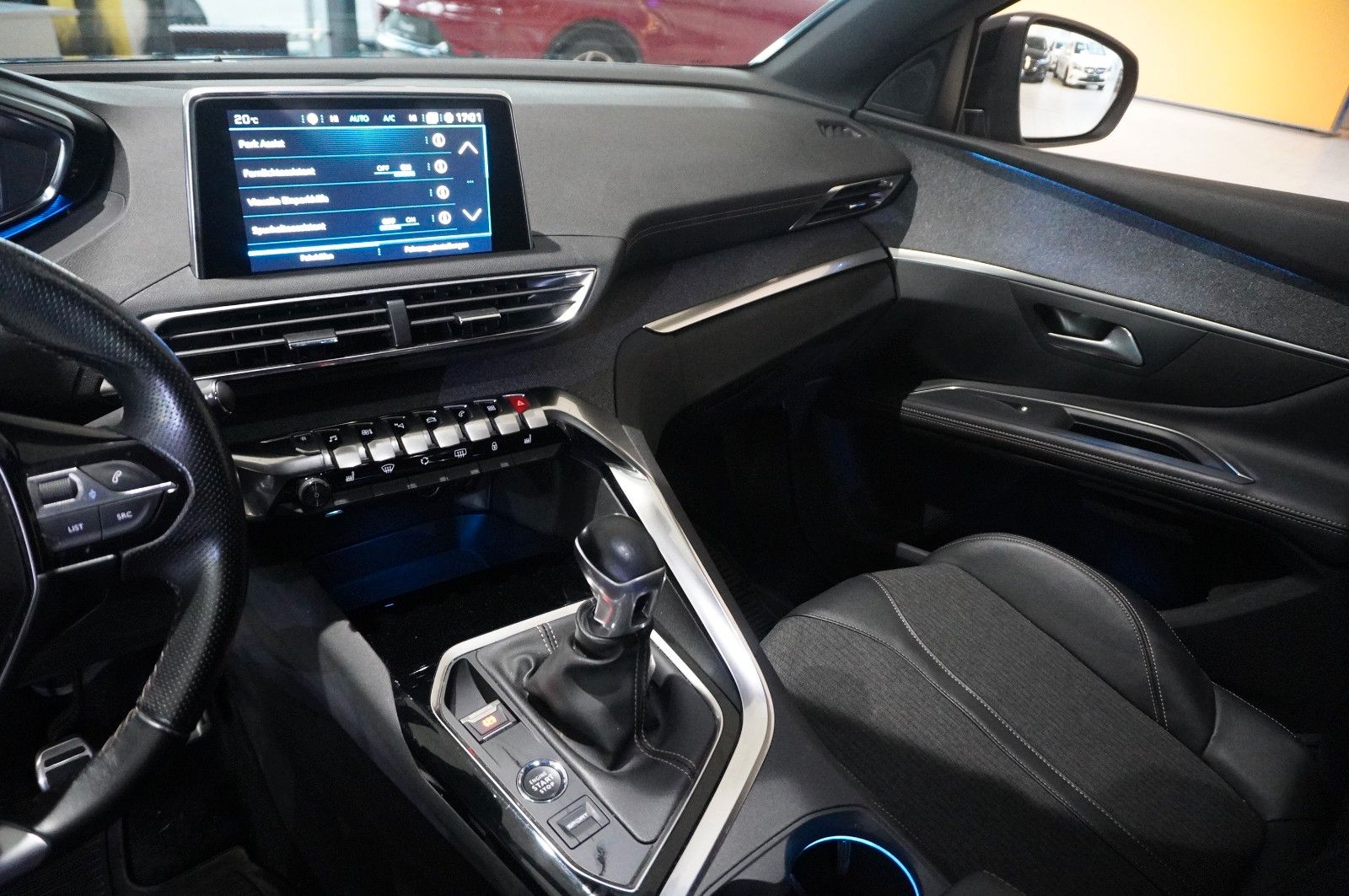 Fahrzeugabbildung Peugeot 5008 1.2T ALLURE GT-LINE 7-SITZ NAVI/LED/KAMERA