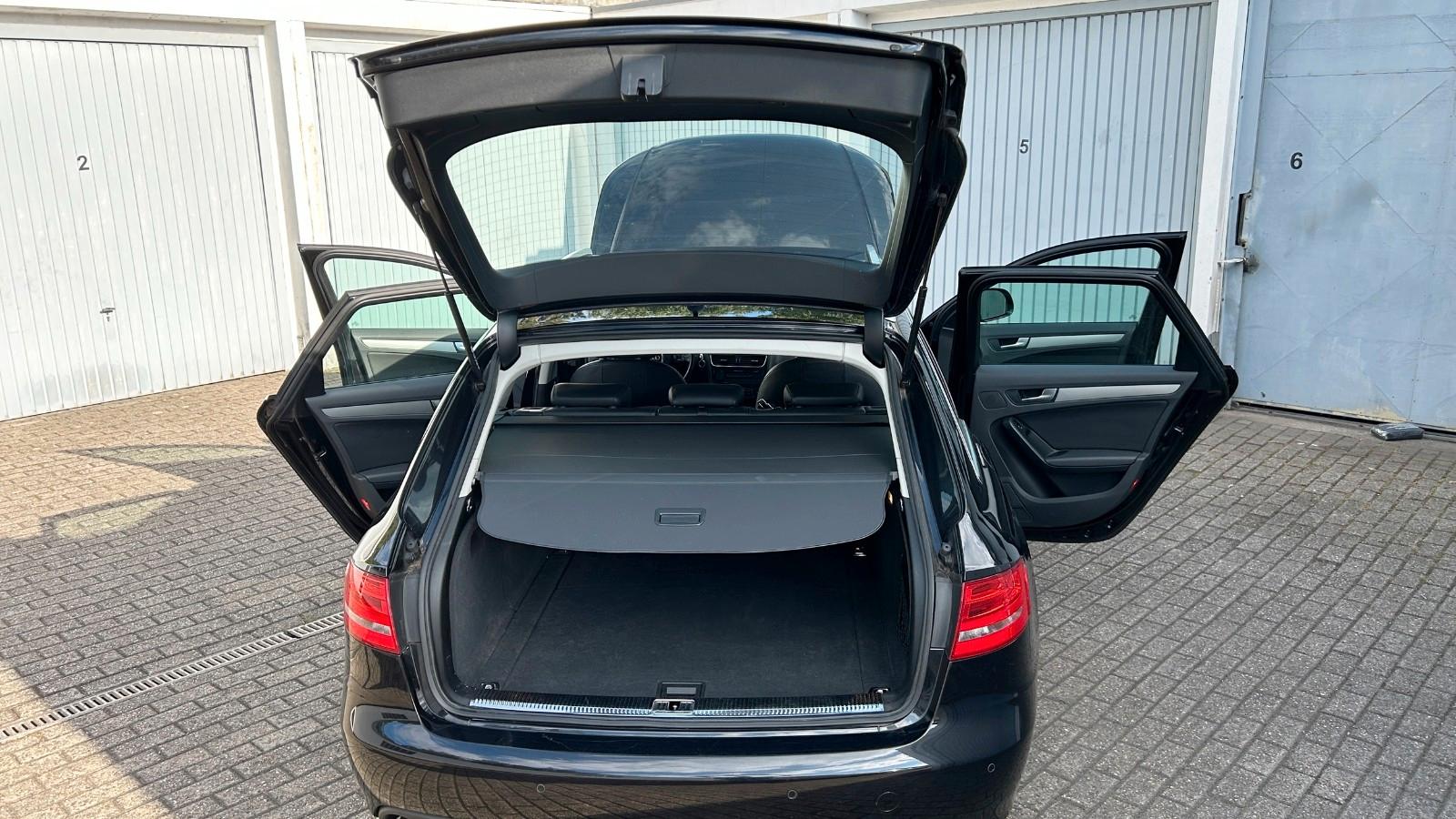 Audi A4 2009 — photo 24