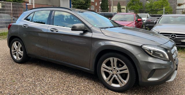 Mercedes-Benz GLA 200 GLA / AUTOMATIK /KLIMA/LEDER/NAVI/PDC*