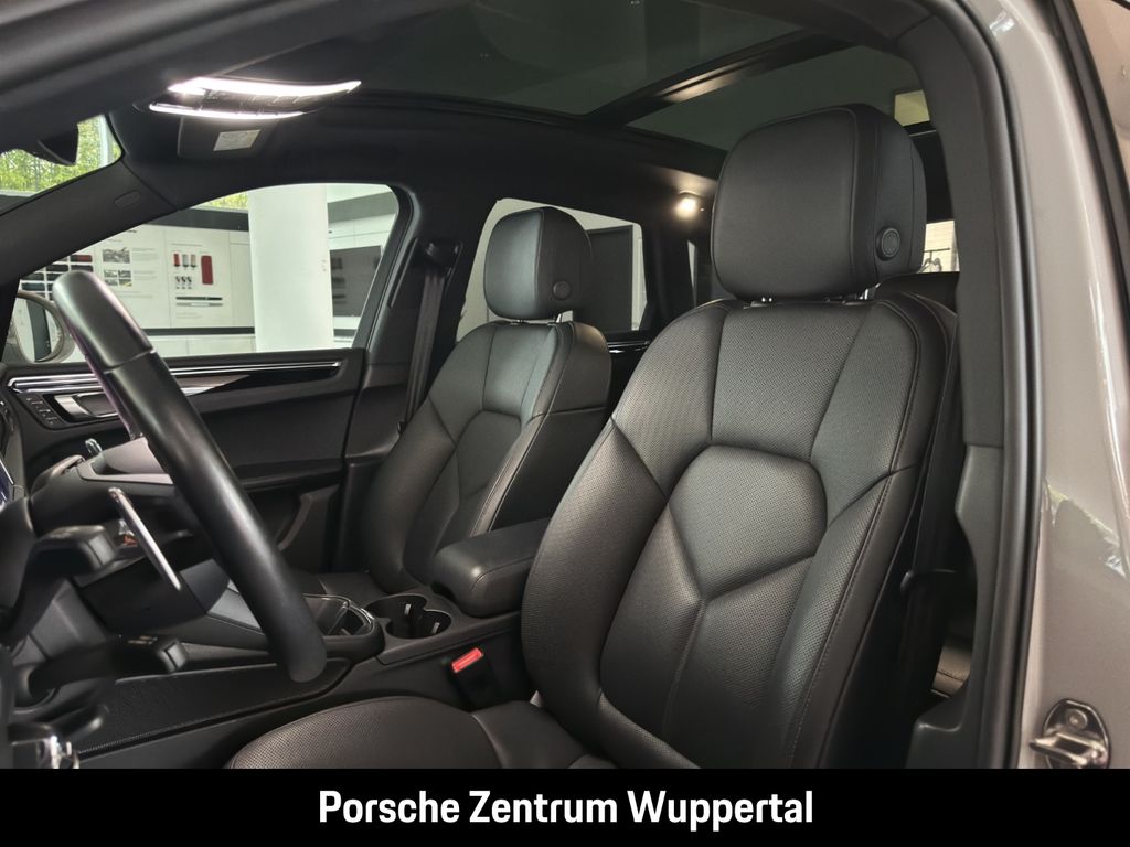 PORSCHE Macan 2023