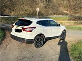 Nissan Qashqai 1.6 DIG-T Tekna , Navi+Lederausstattung  - Nissan Qashqai mit Benzin-Antrieb: Limousine