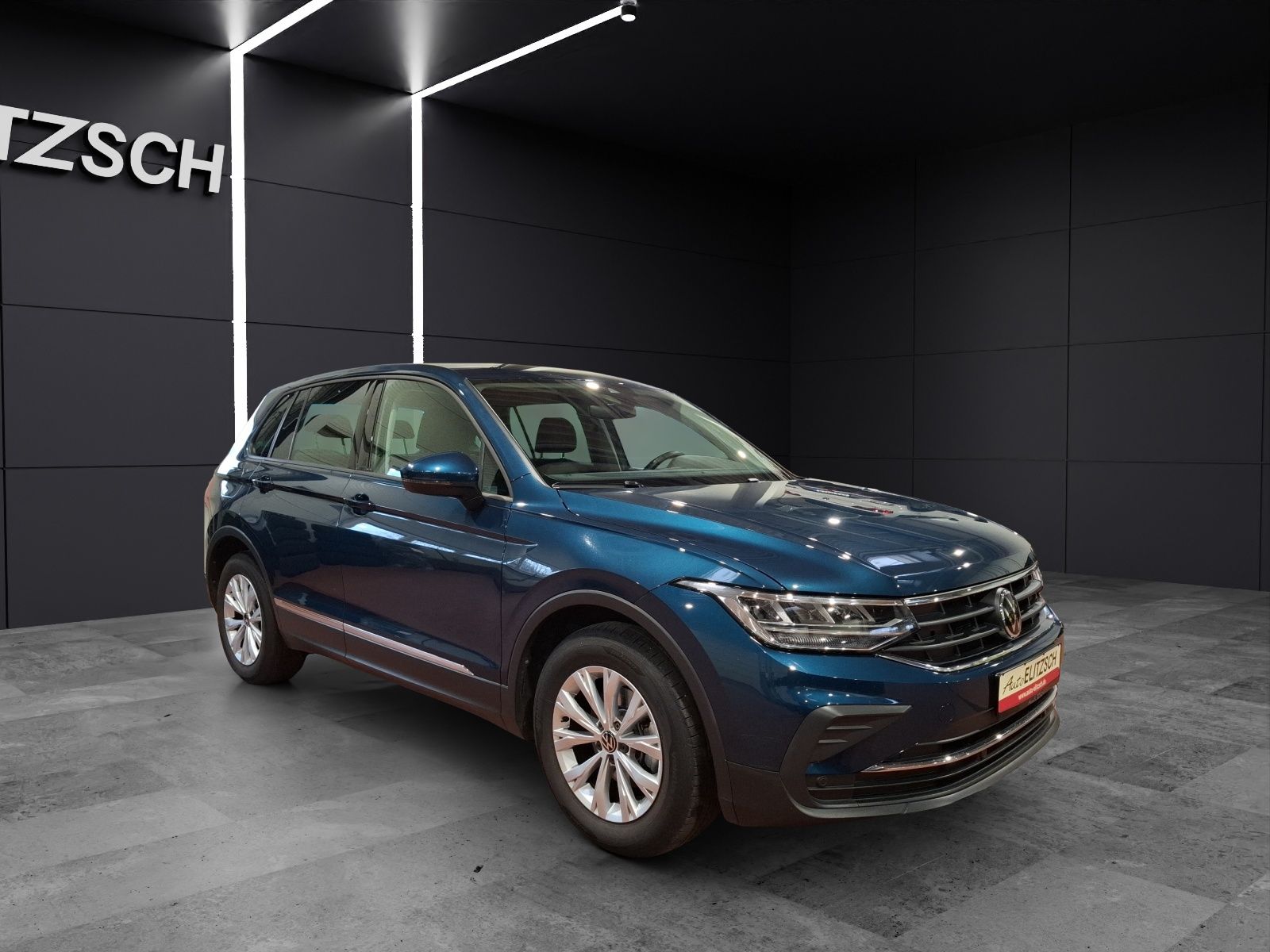 Fahrzeugabbildung Volkswagen Tiguan TSI DSG LED AHK Navi ACC PDC SH