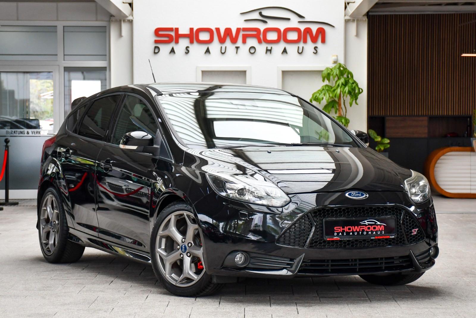 Ford Focus Lim. ST Schalter Recaro Kamera Navi 1.Hand