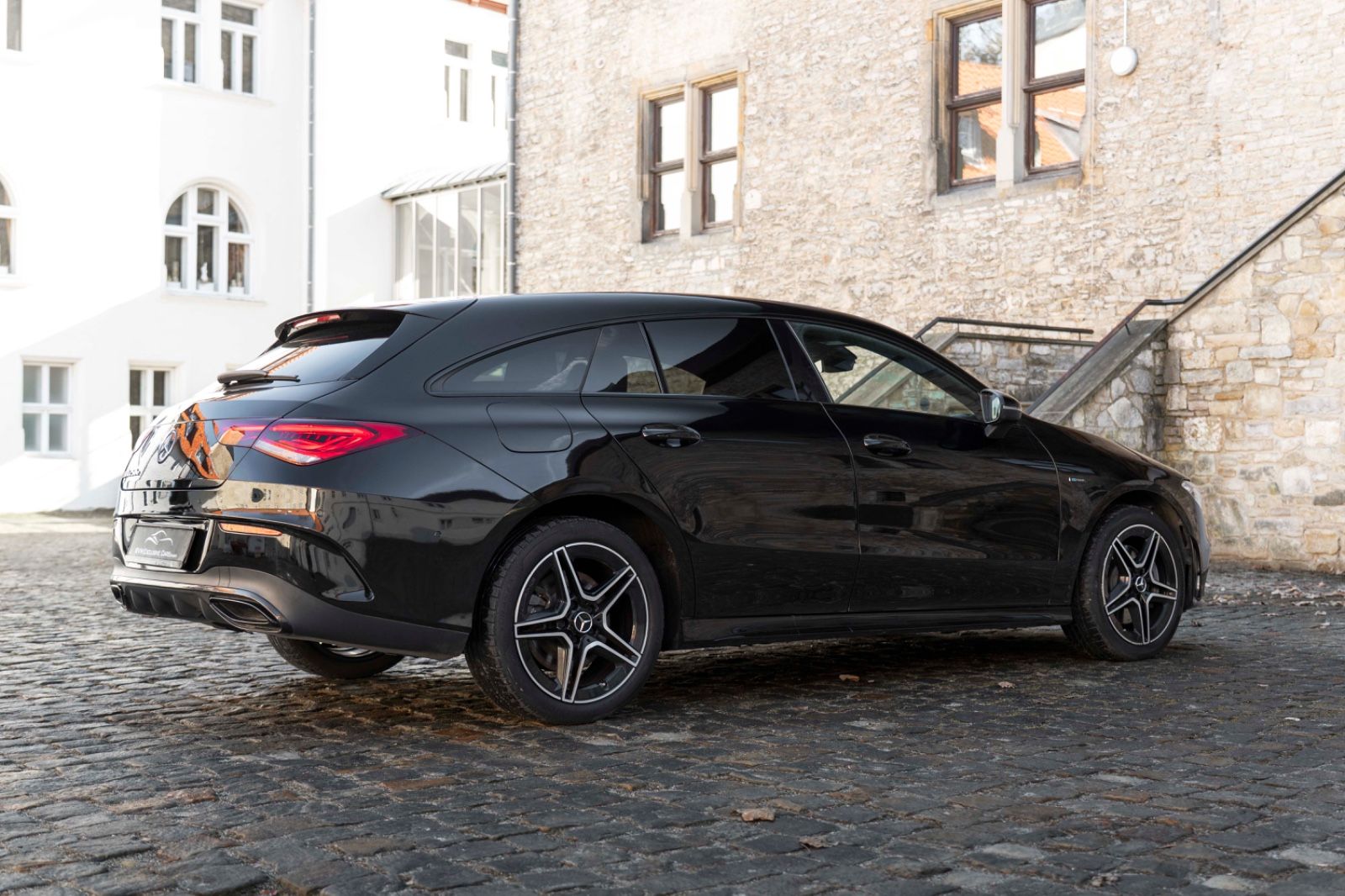 Fahrzeugabbildung Mercedes-Benz CLA 250e Shooting Brake AMG-LINE LED KAM 8FACH