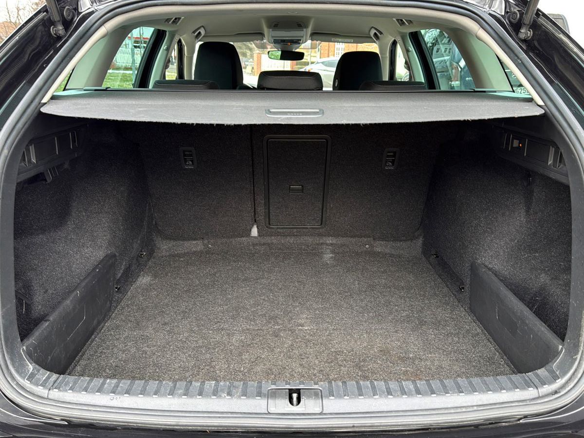 Fahrzeugabbildung SKODA Octavia Combi Style/ AHK / unfallfrei