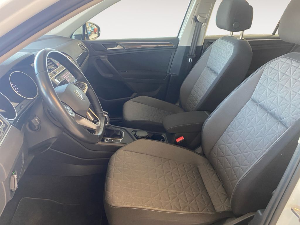 Fahrzeugabbildung Volkswagen Tiguan 2.0 TDI DSG Life *3 Jahre Anschlussgarant