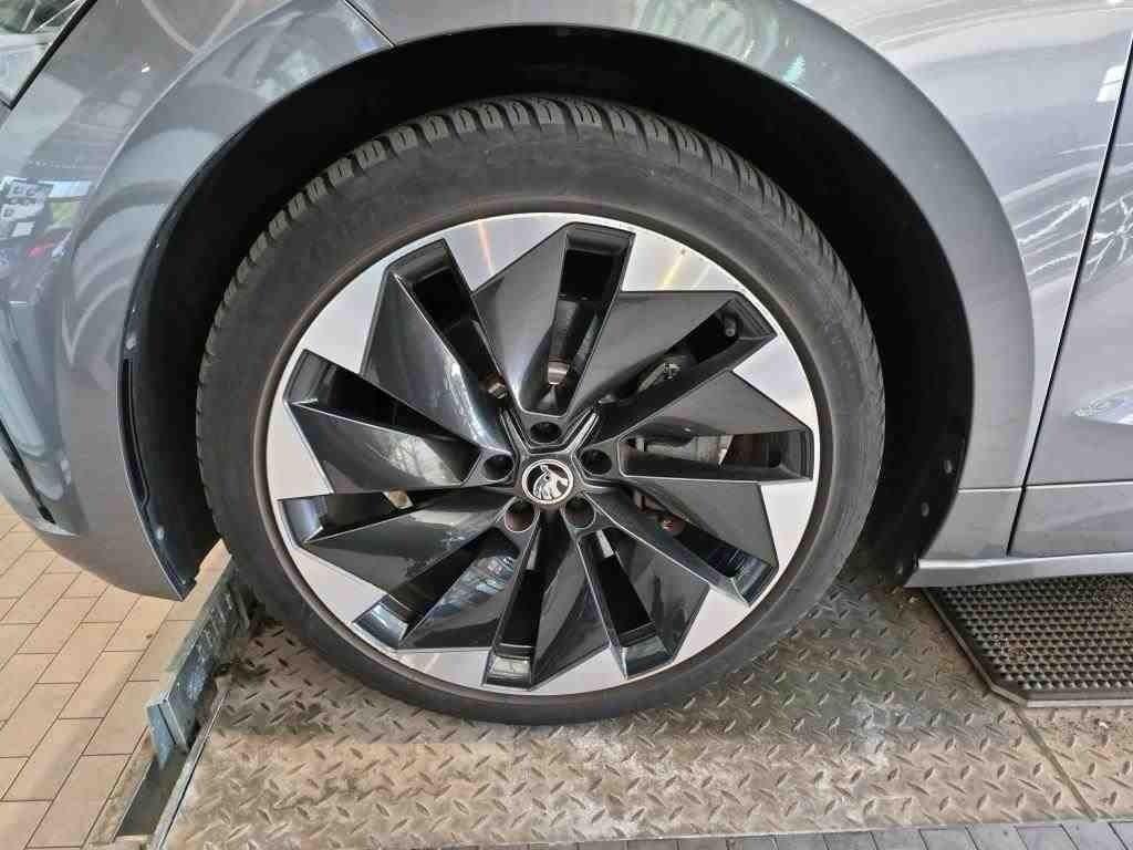 Skoda Enyaq iV 80x Sportline 4x4 NAVI KAMERA 77kWh W-P