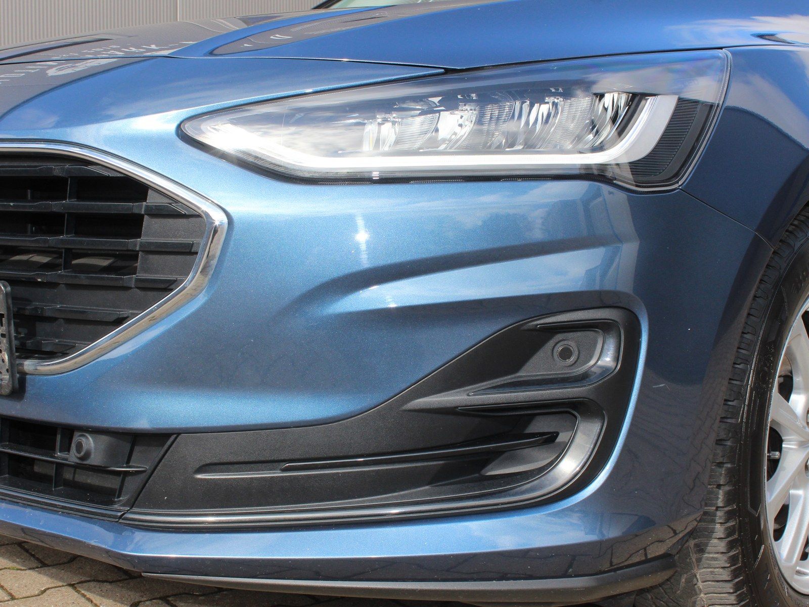 Fahrzeugabbildung Ford Focus Cool & Connect 1,0 EcoBoost Start/Stopp