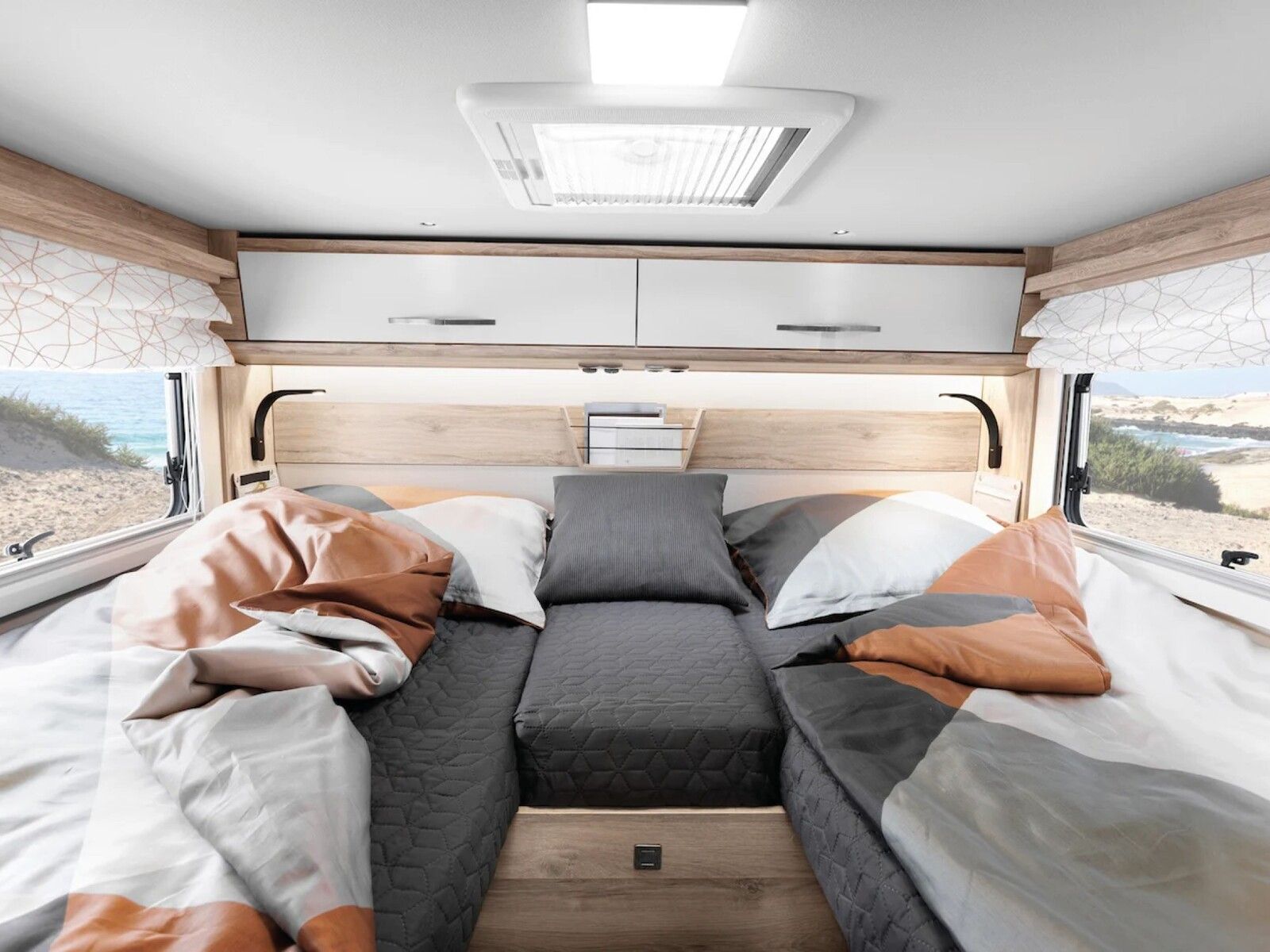 Fahrzeugabbildung Eura Mobil Profila T PT 726 EF Dörr 30 Jahre Sonderedition