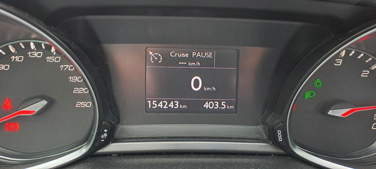 Peugeot 308 2015 — photo 9
