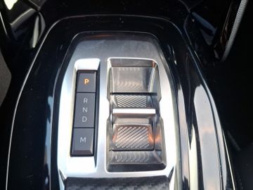 Peugeot 208 GT 1.2 PureTech 100 Kam.+LED+Navi+SHZ+PDC