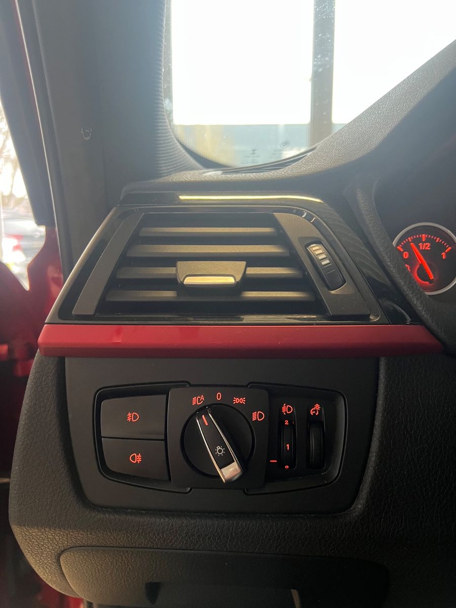 Fahrzeugabbildung BMW 316 i Touring F31 Sportline *NAVI *MELBOURNEROT